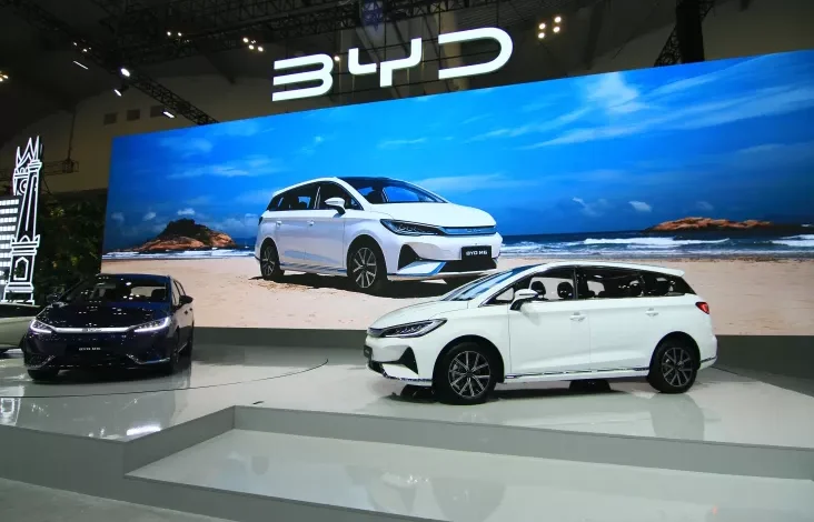 BYD M6: Mobil Listrik Keluarga dengan Harga Terjangkau, tapi Apakah Cocok untuk Anda?